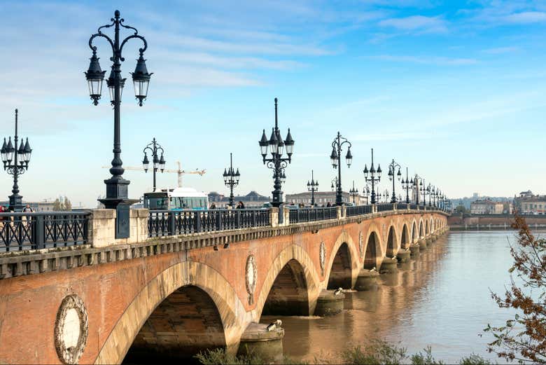 Panorámica de uno de los puentes de Burdeos