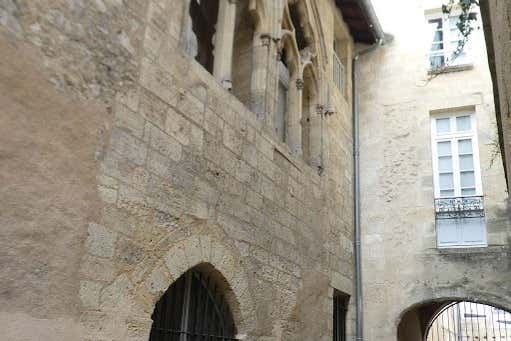 Dans les rues du centre historique de Bordeaux