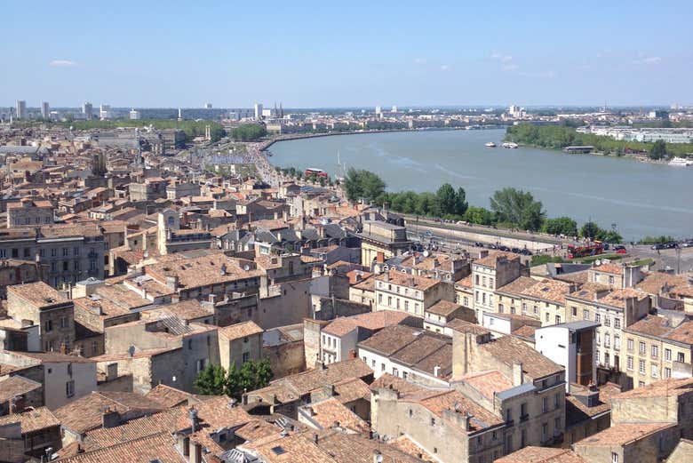 El río Garona desde la aguja de la basílica de San Miguel