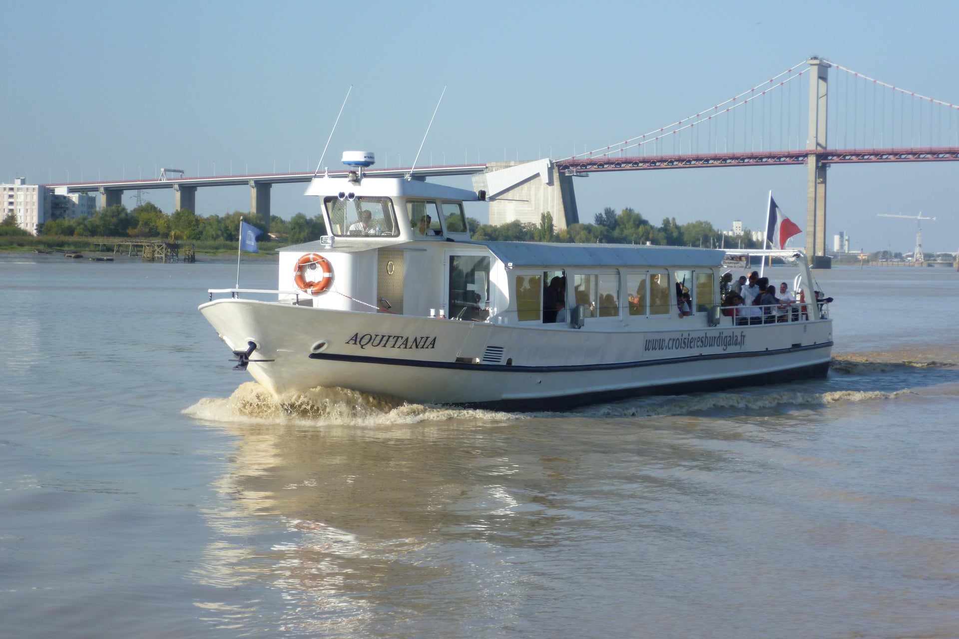 Passeio de barco pelo rio Garona