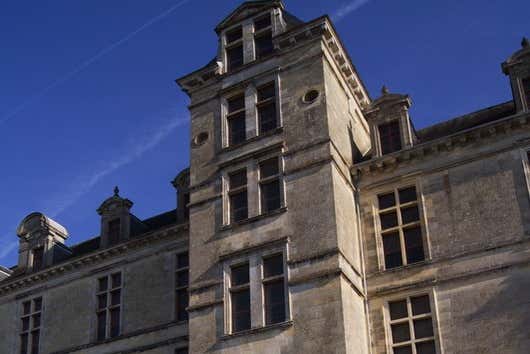 Une des tours du château