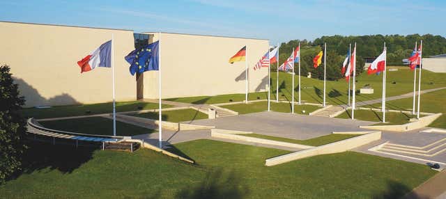 Entrada al Mémorial de Caen