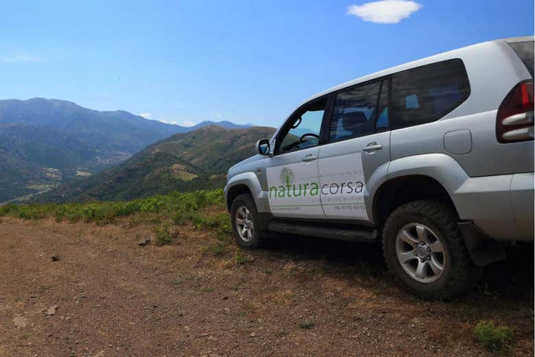 Crossing the Corsica Regional Natural Park by jeep
