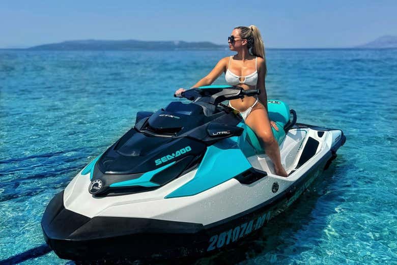 ¡Momento foto a bordo de la moto de agua!