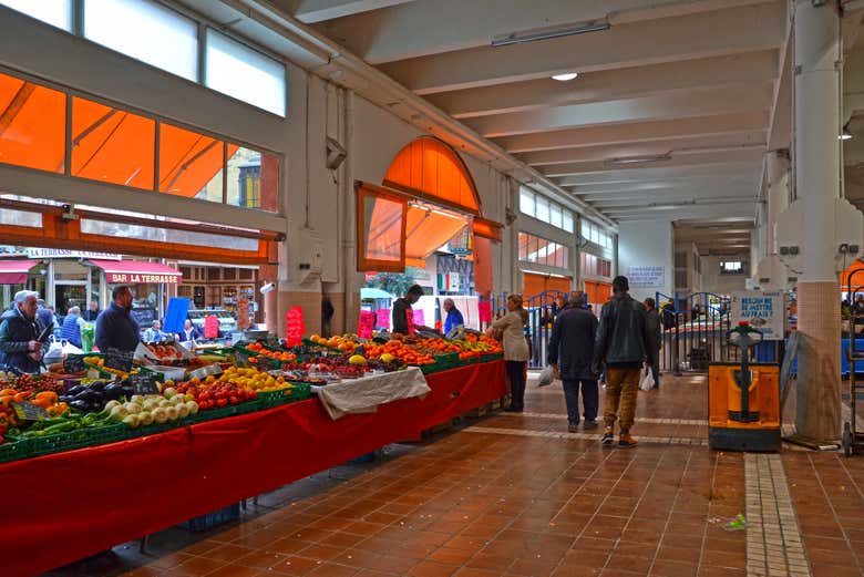 Le bancarelle del mercato di Forville