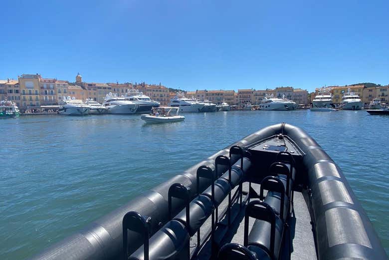 Embarcación durante la actividad