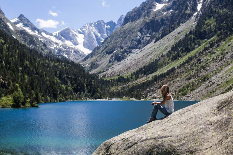 Contemplando el lago de Gaube