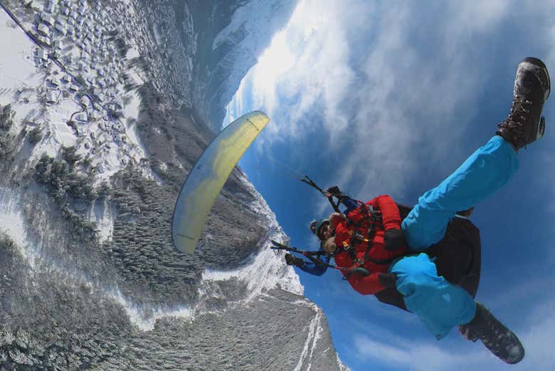 Effectuez des virages avec le parapente