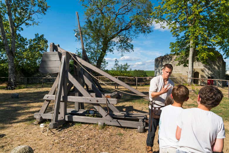 Catapulta del exterior de la fortaleza