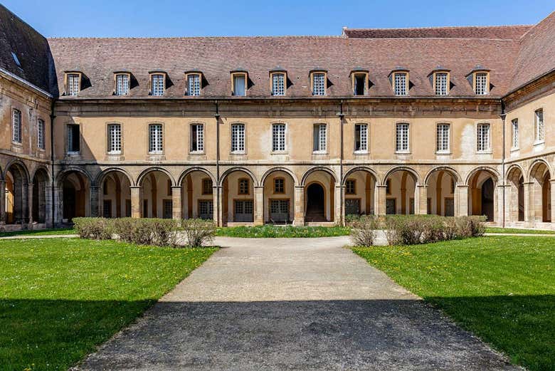 Claustro de la abadía de Cluny