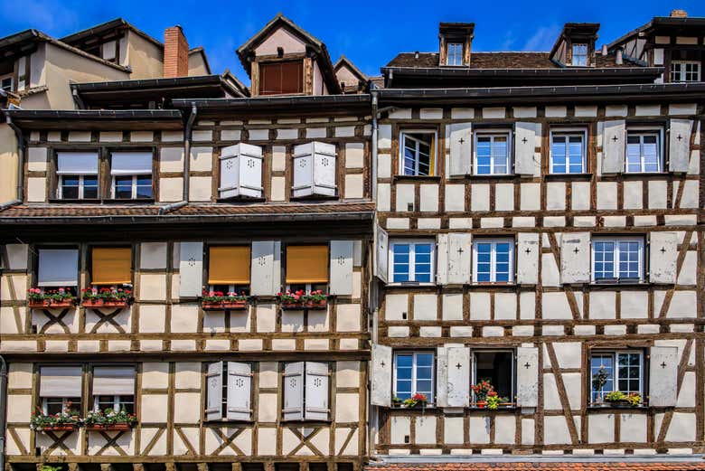 Le facciate delle case a graticcio tipiche di Colmar