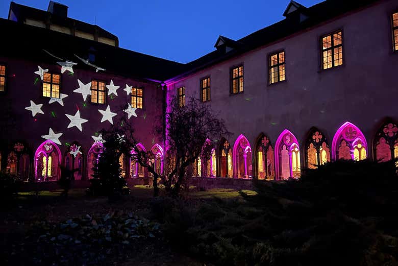 Proyecciones de Once Upon a Night