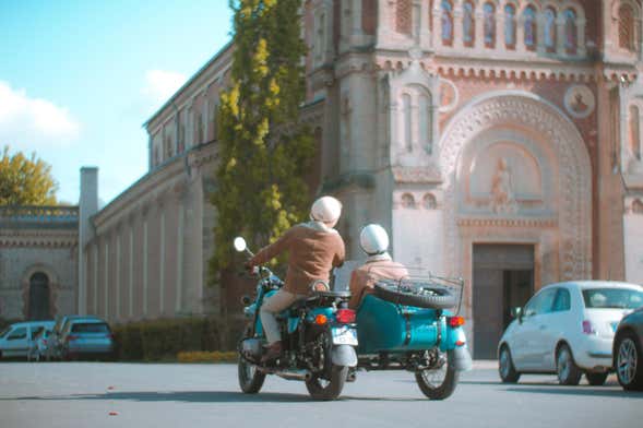 Tour de sidecar saindo de Deauville