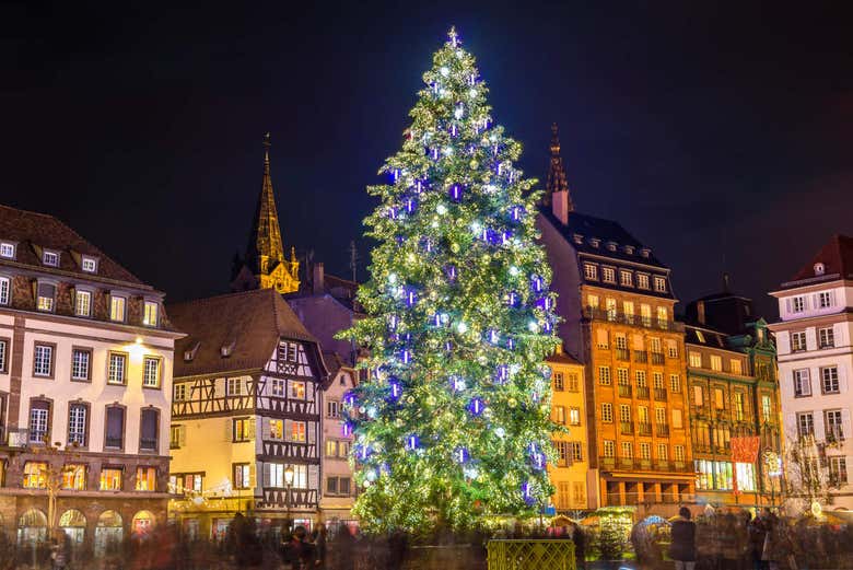 Sapin de Noël sur la place Kléber