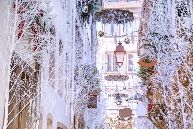Calles de Estrasburgo decoradas en Navidad