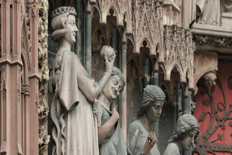 A lenda de Satanás na Catedral de Notre-Dame de Estrasburgo