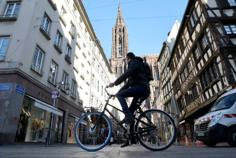 Contemplando la catedral de Estrasburgo