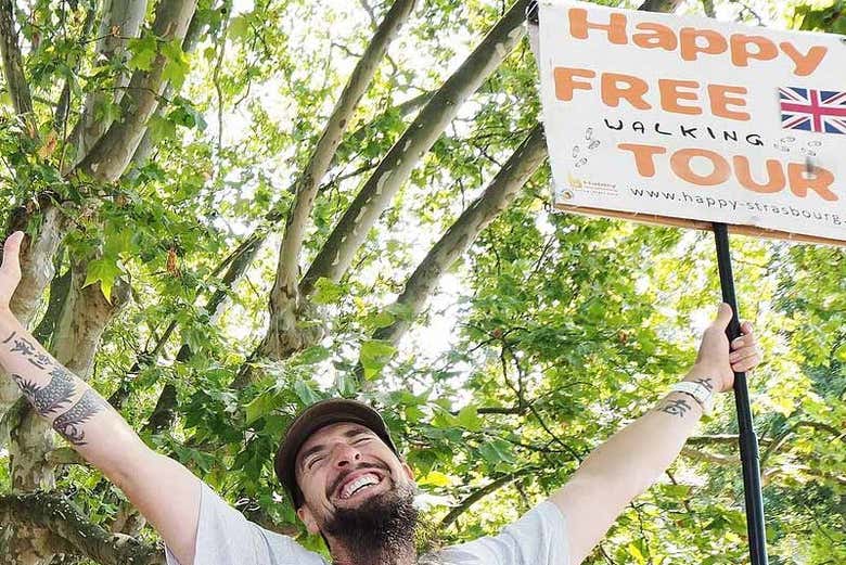Follow the happiest guide on the happiest free tour!