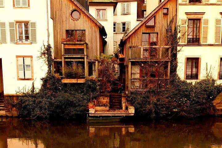 Fall in love with this picturesque French district