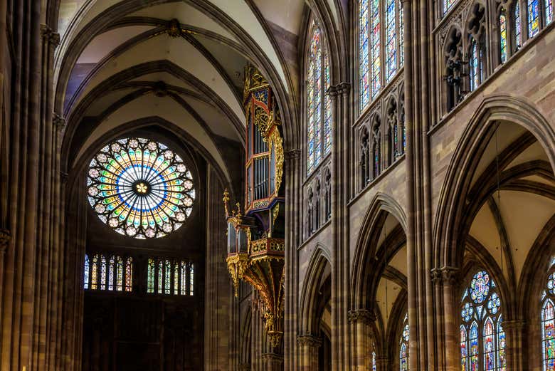 Les remarquables vitraux de la cathédrale de Strasbourg