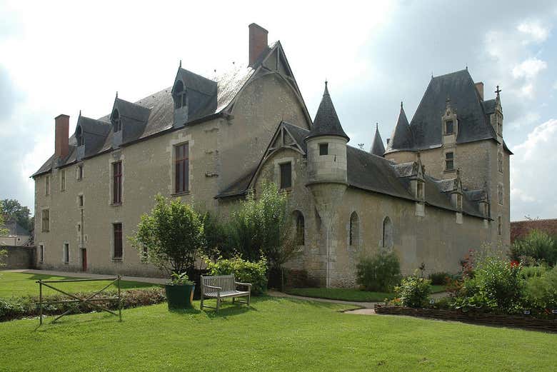 Vous pourrez vous promener dans les jardins du château
