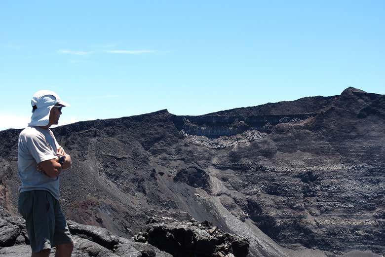 Randonnée sur l'un des volcans les plus actifs au monde