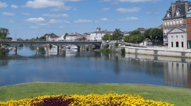 Activities, Guided Tours and Day Trips in Jarnac - Civitatis.com