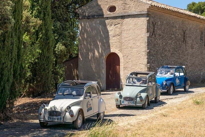 Citroën 2CV cars ready for our tour