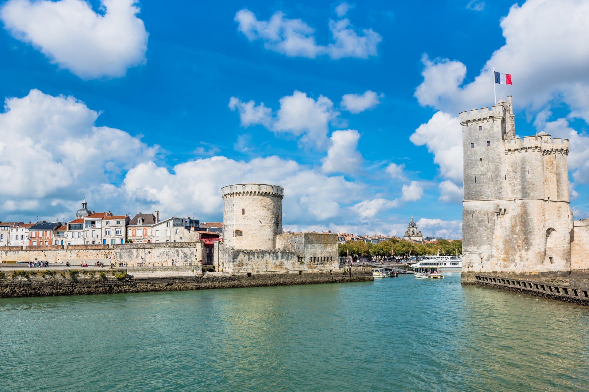 Entrada a las torres de La Rochelle