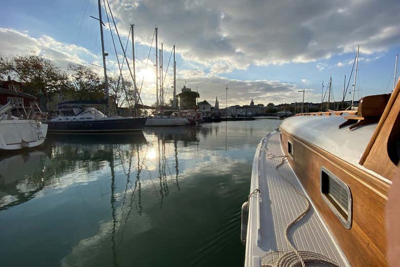 Bateau amarré dans le port de La Rochelle