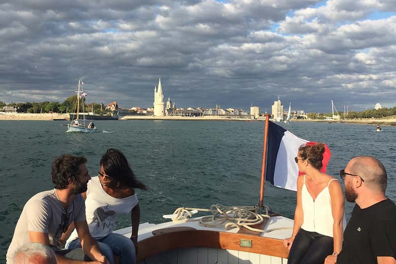 Contemplez La Rochelle depuis le bateau