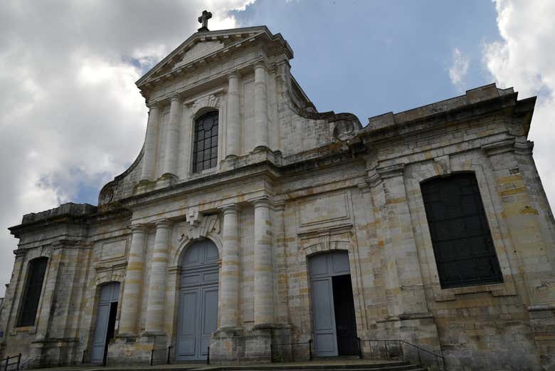 Visit La Rochelle Cathedral