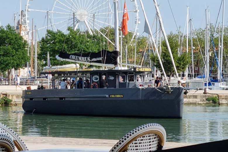 Salpando nel porto di La Rochelle