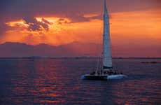 Giro in catamarano al tramonto