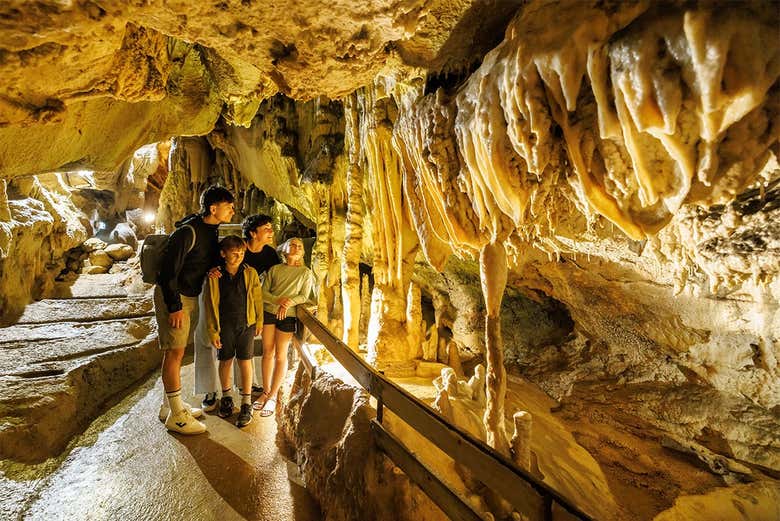 Você entrará em cavernas incríveis