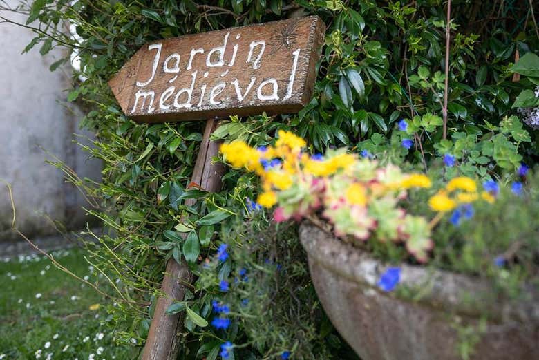 Podréis visitar un jardín medieval