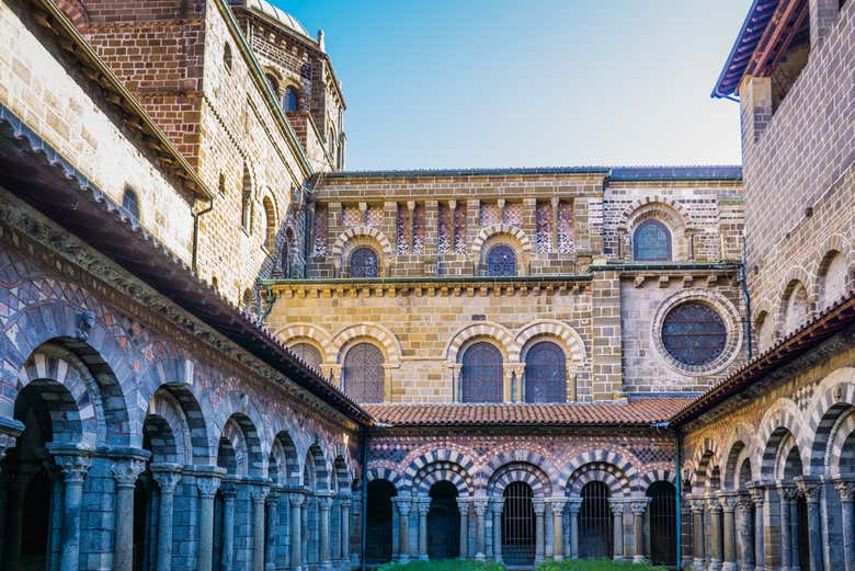 Le Puy Cathedral's cloisters