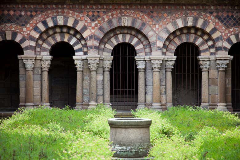 Details on the cloisters