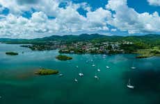 Excursión en catamarán a Les Trois Îlets
