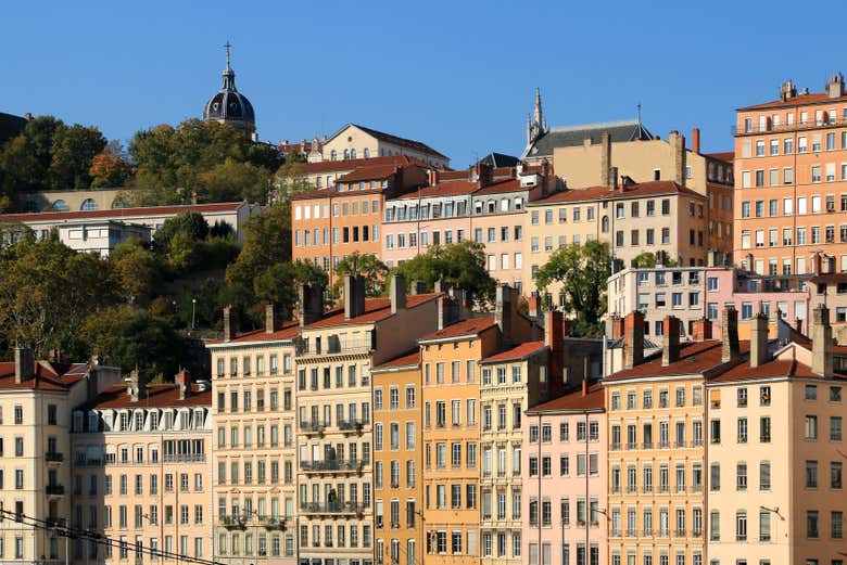 Stroll through the Croix-Rousse neighborhood
