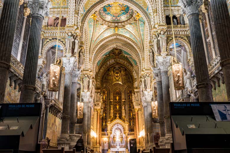 Interior de la Basílica Notre-Dame de Fourvière