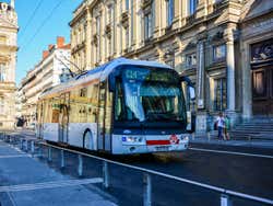 Autobús recorriendo Lyon