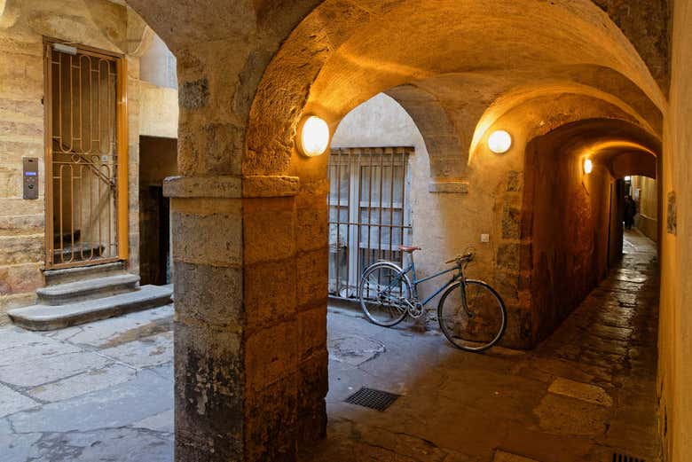Learn about the Pink Tower and the Traboule