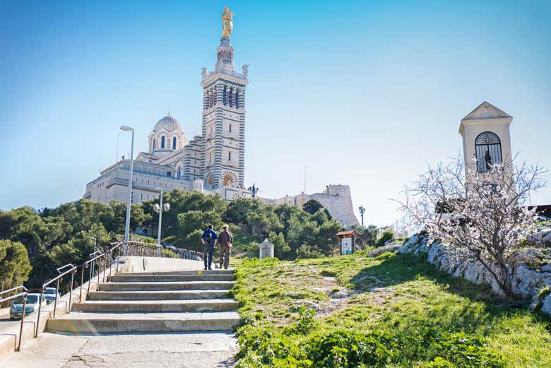 Raggiungendo Notre Dame de la Garde