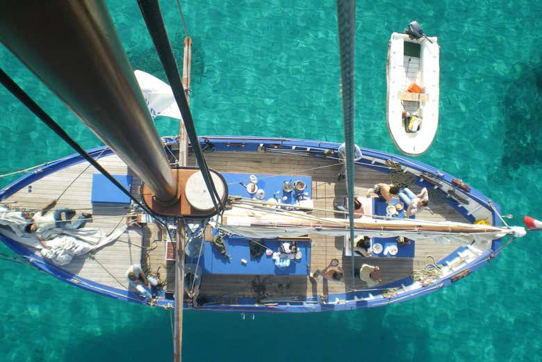 Vista del velero desde lo alto