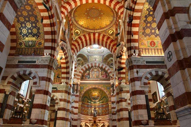 Gli interni di Notre Dame de la Garde