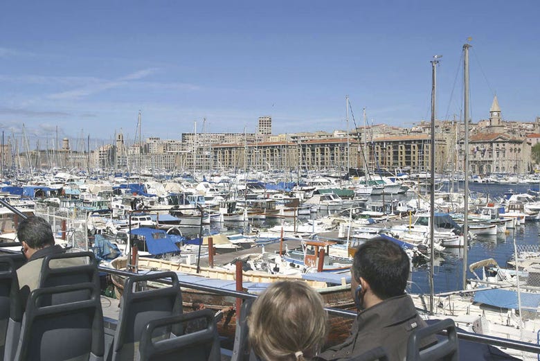 Parcourir le vieux port de Marseille à bord de l'OpenTour