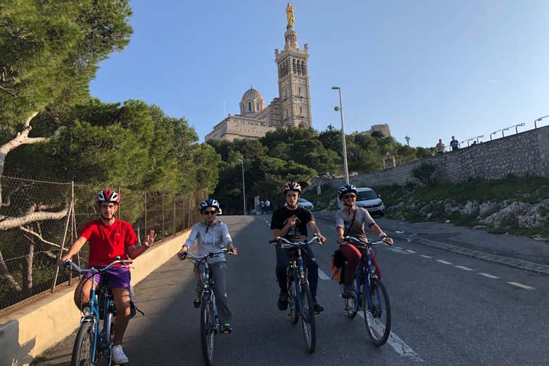 Percorrendo Marselha de bicicleta