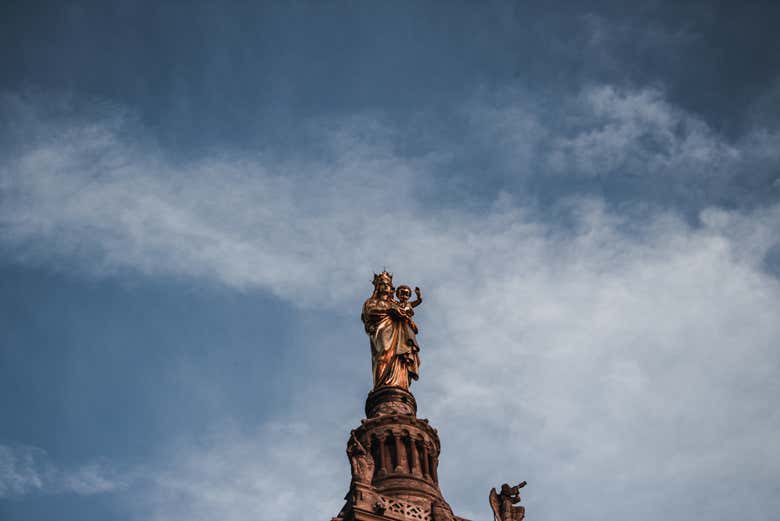 Statue de la basilique Notre-Dame-de-la-Garde 
