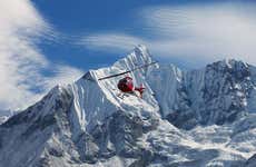 Vol en hélicoptère au-dessus du mont Blanc